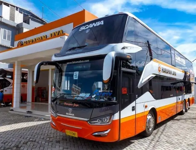 Harapan Jaya Sleeper Bus dari Surabaya ke Jakarta 📷 Gambar dari Keposiasi
