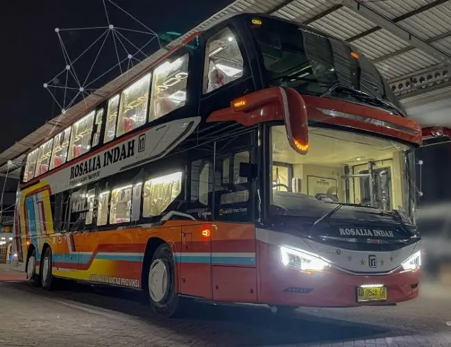 Rosalia Indah Sleeper Bus dari Surabaya ke Jakarta 📷 Gambar dari Tentrembus Instagram