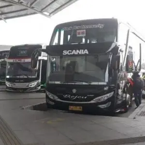Bus Semarang Bali - Photo by Rockomotif
