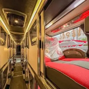 Sleeper Bus Bandung Surabaya - Photo by IG @andriawanpratikto